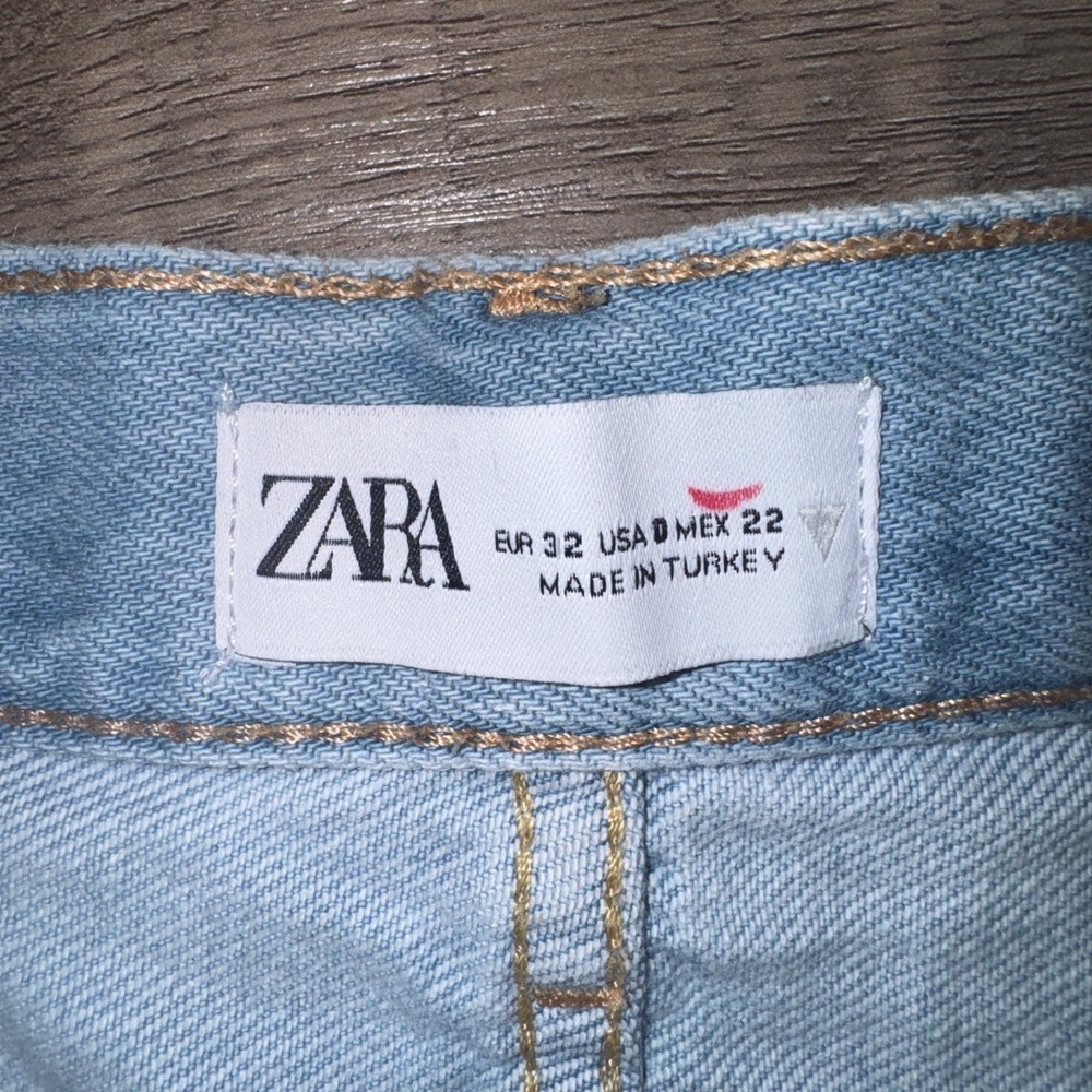Zara High Rise Shimmer Denim Shorts Light Wash Frayed Hem button Women’s Size 4 - Picture 2 of 7